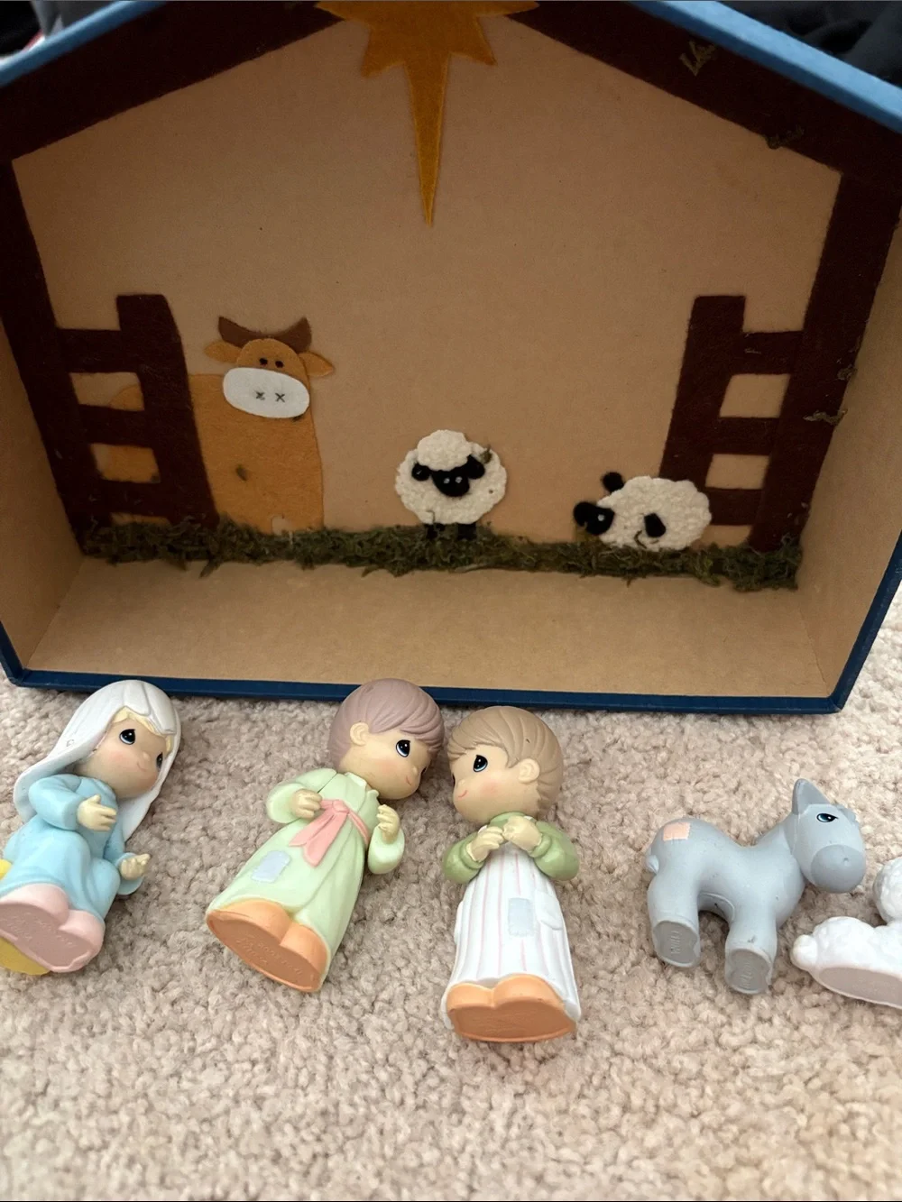 Precious Moments Nativity Plastic Playset As is